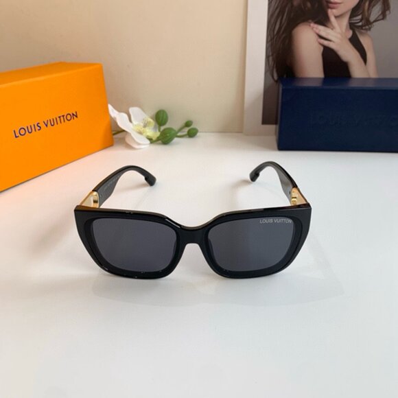Louis Vuitton Black Sunglasses main image 5